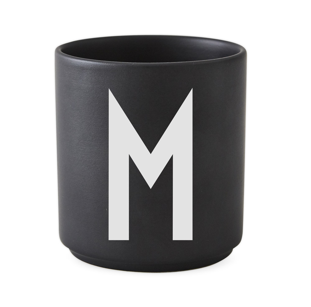 Design Letters AJ Cup, Porzellan Becher "M" , Farbe: Schwarz, Arne Jacobsen Design Letters AJ Cup, Porzellan Becher "M" , Farbe: Schwarz, Arne Jacobsen