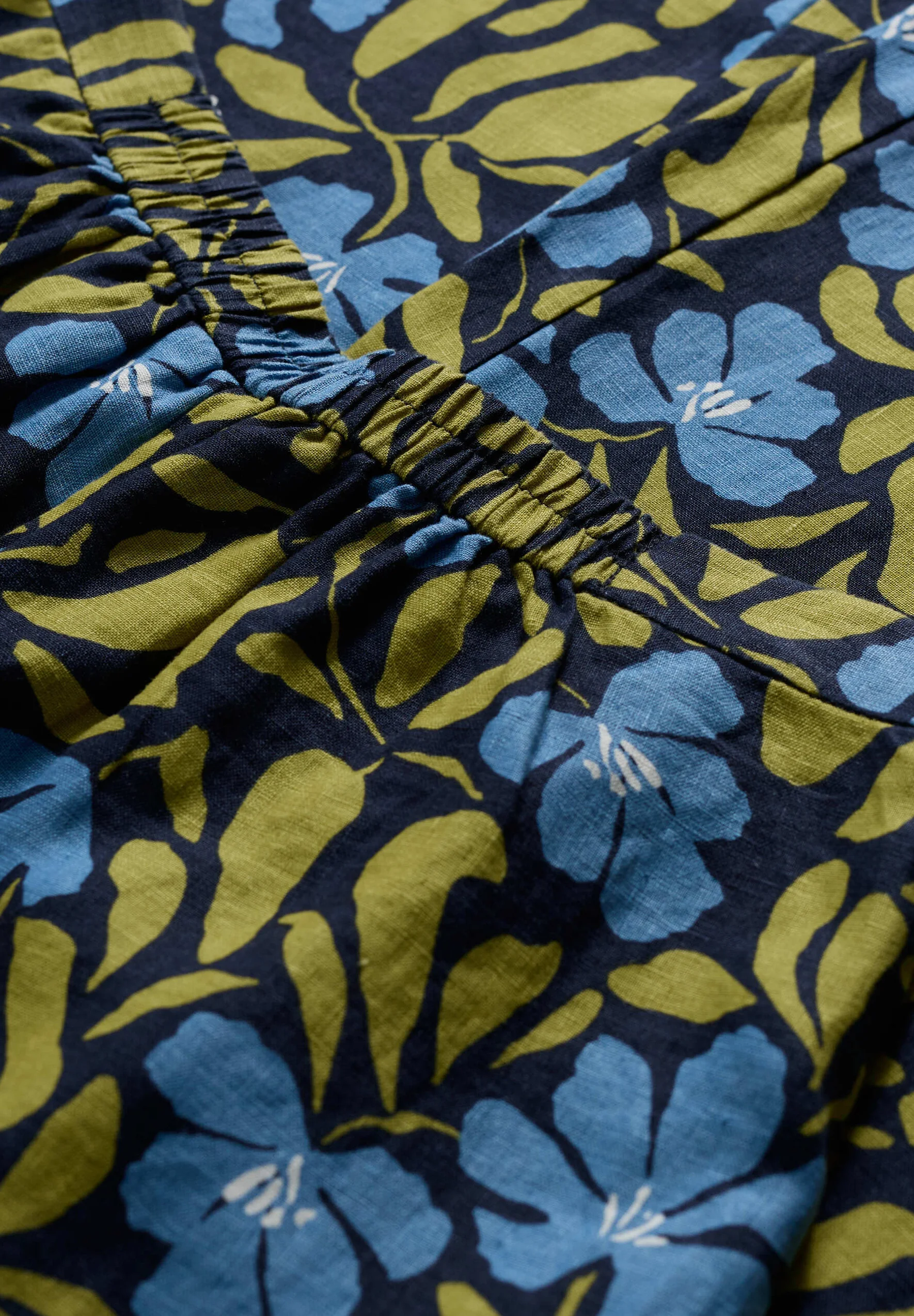 % SEASALT CORNWALL Leinenhose Peaceful Haven Culottes- Leafy Floral Maritime %