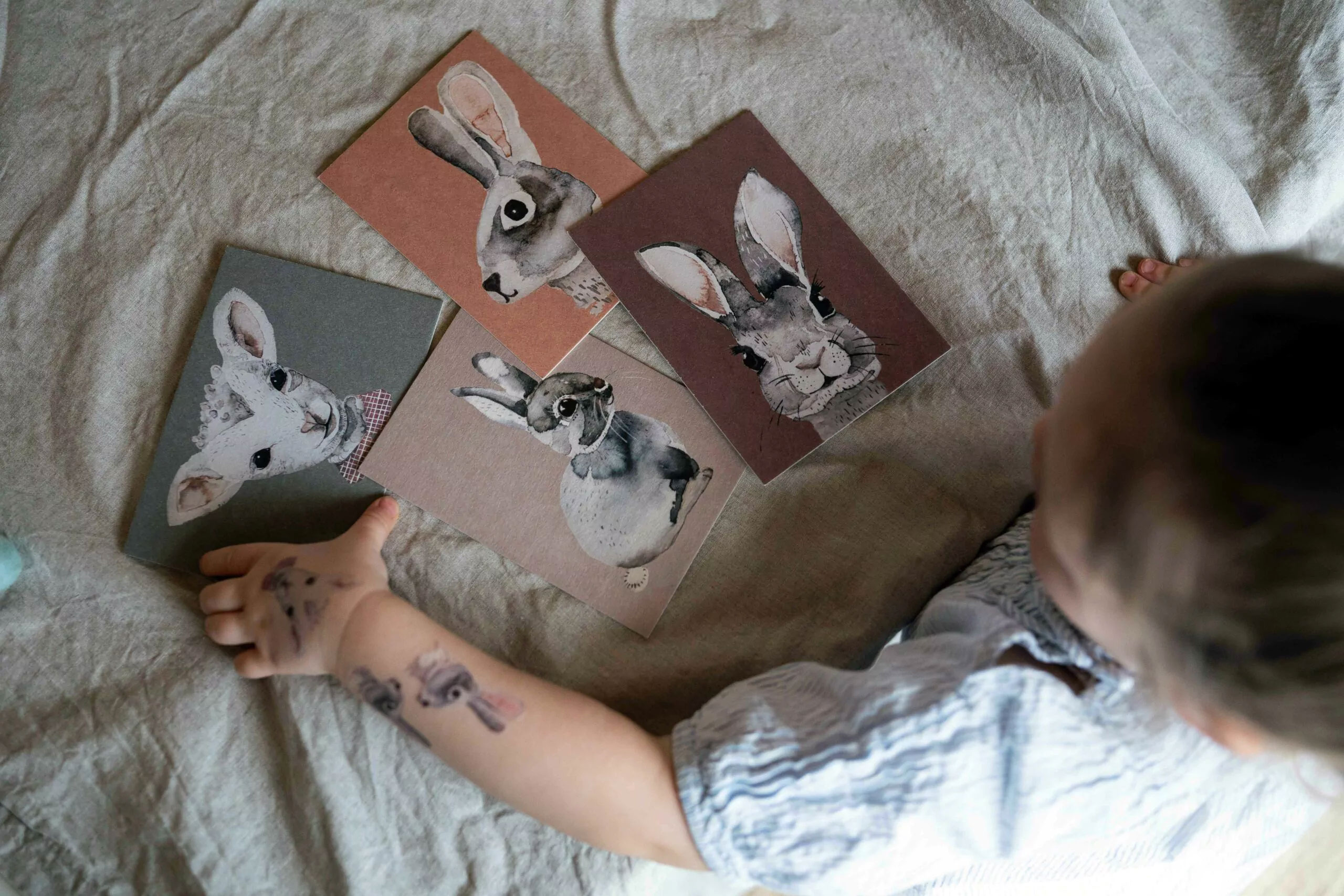 Postkarte Hasendame/Brauner Hase von NUUKK  