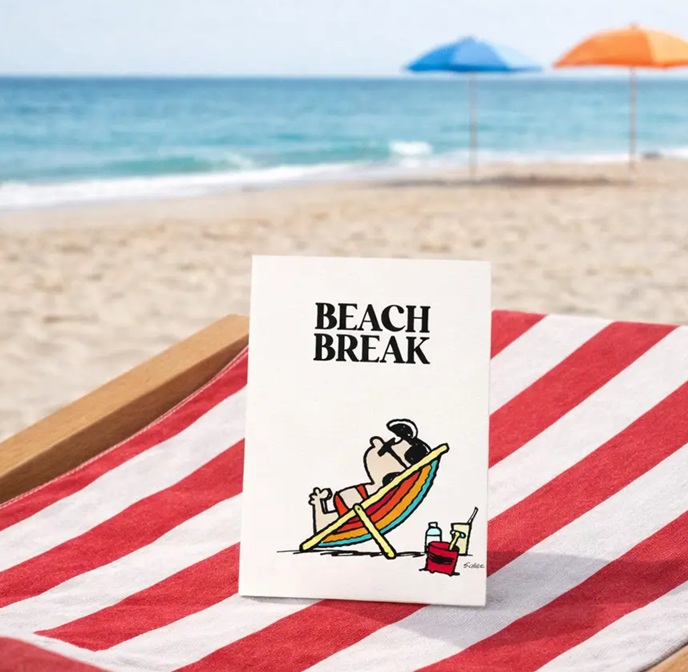 The Peanuts Doppelkarte Lucy "Beach Break" + Umschlag + Aufkleber von The Peanuts 