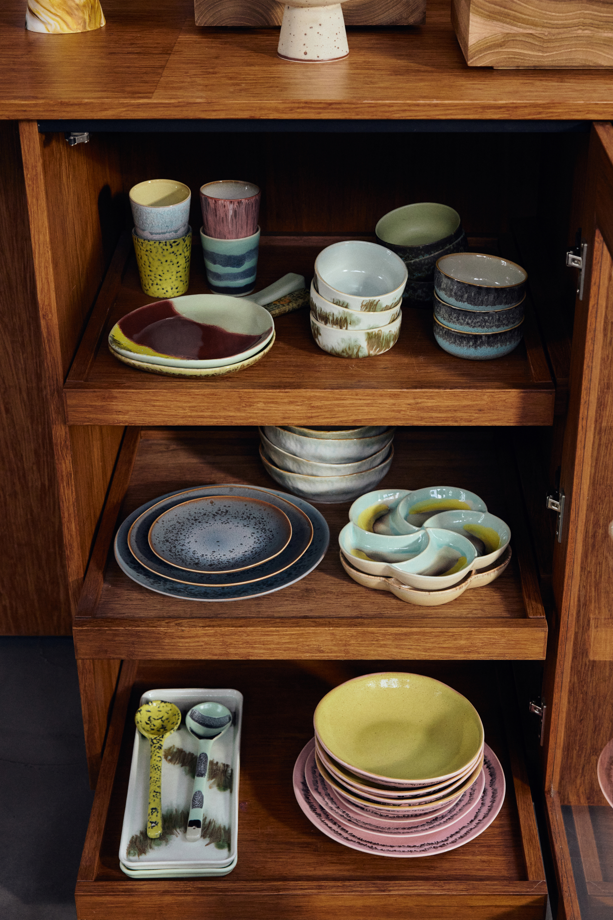 HKliving 70's ceramics: curry bowls,gelb-Rosa, Siebziger Jahre Geschirr, Keramik pro Stück   