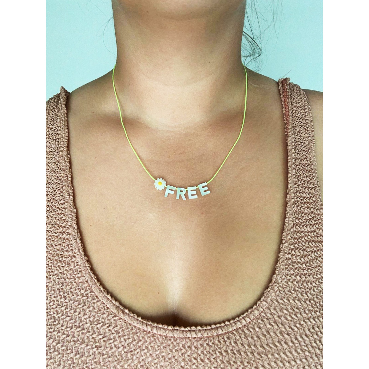 Halskette Flower FREE - Pearl Necklace, verpackt im Reagenzglas
