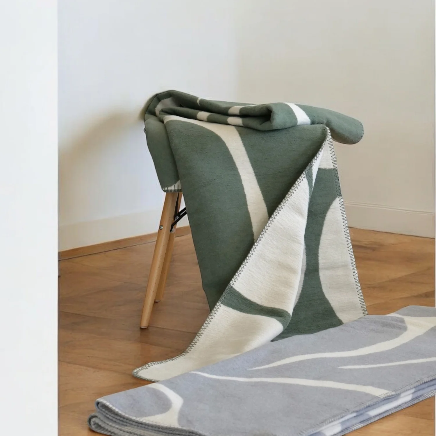 RIEMA Kuscheldecke XL BJÖRK aus recycelter Baumwolle - Übergröße 150x230 - grün