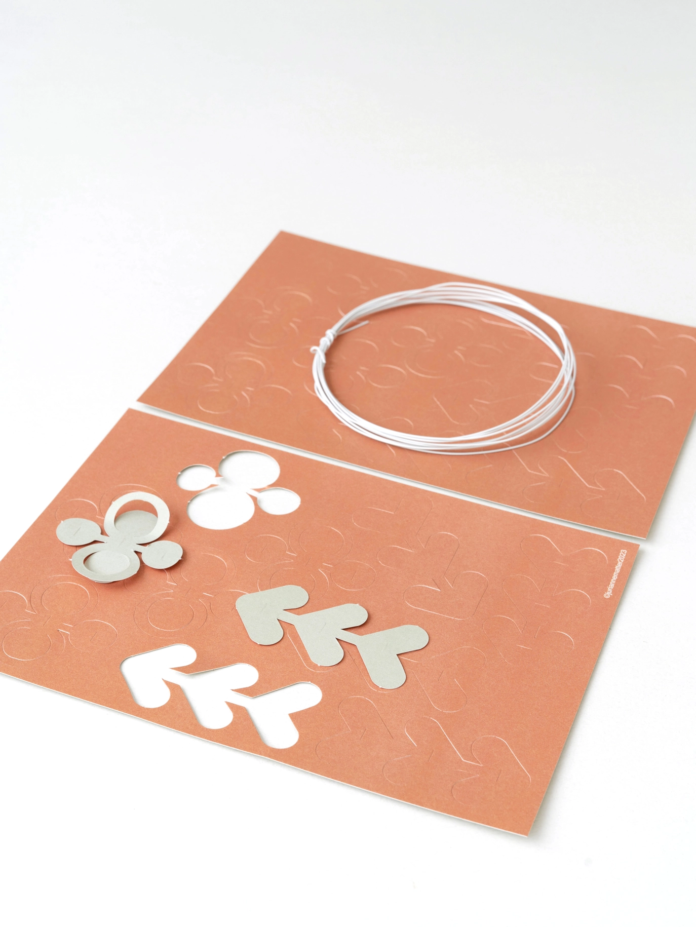 Jurianne Matter FOLK - Papierornamente in Terra- und Grün-Tönen , Bastelset