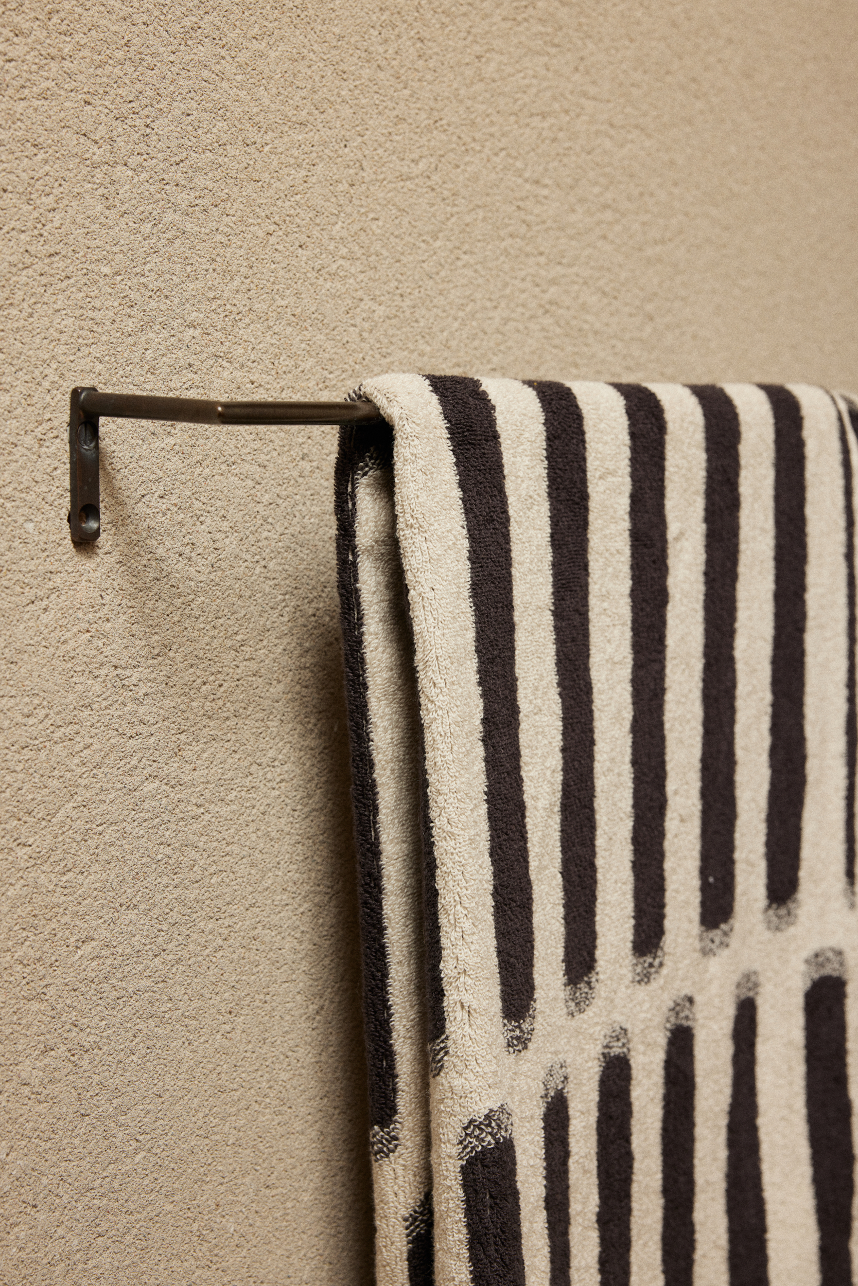 HKliving Bath towel 1991 70x140cm , Handtuch Schwarz-Weiß