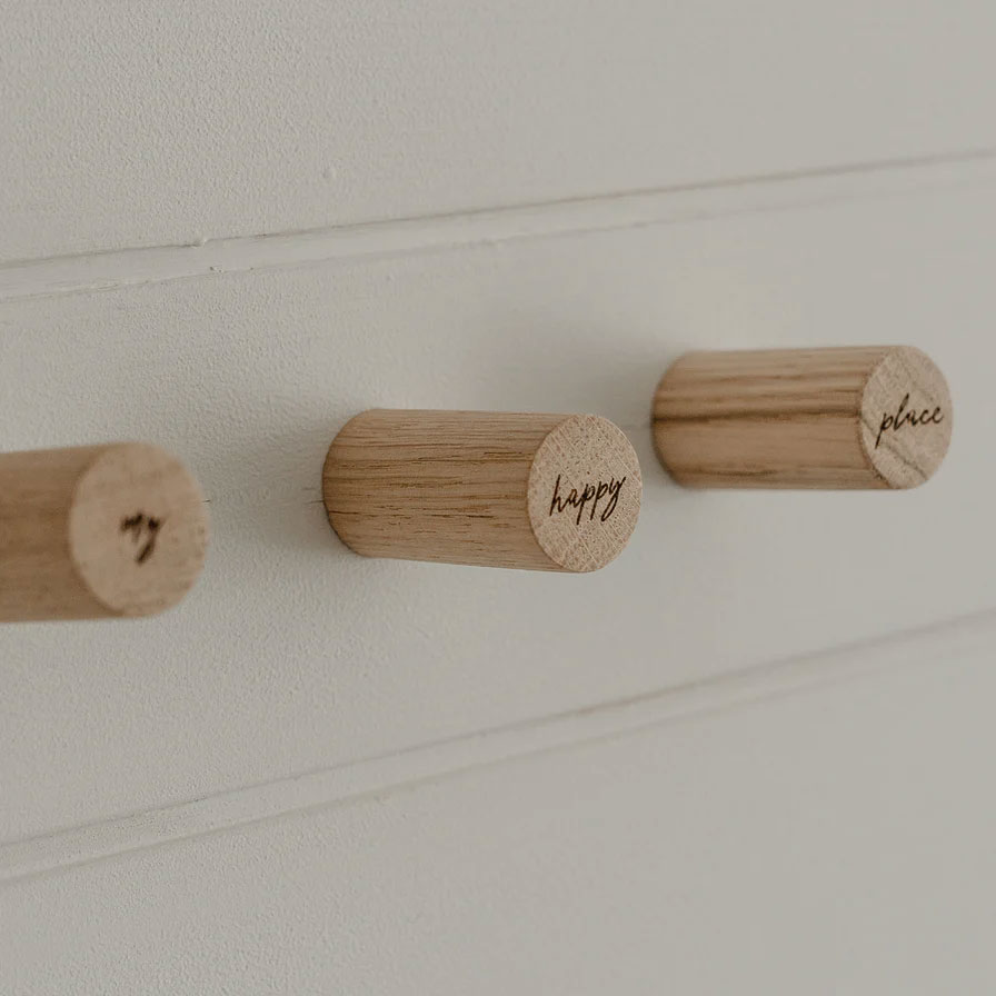 Eulenschnitt Wandhaken Happy Place im 3er Set, Eiche, ca. 2,5 x 5 cm 