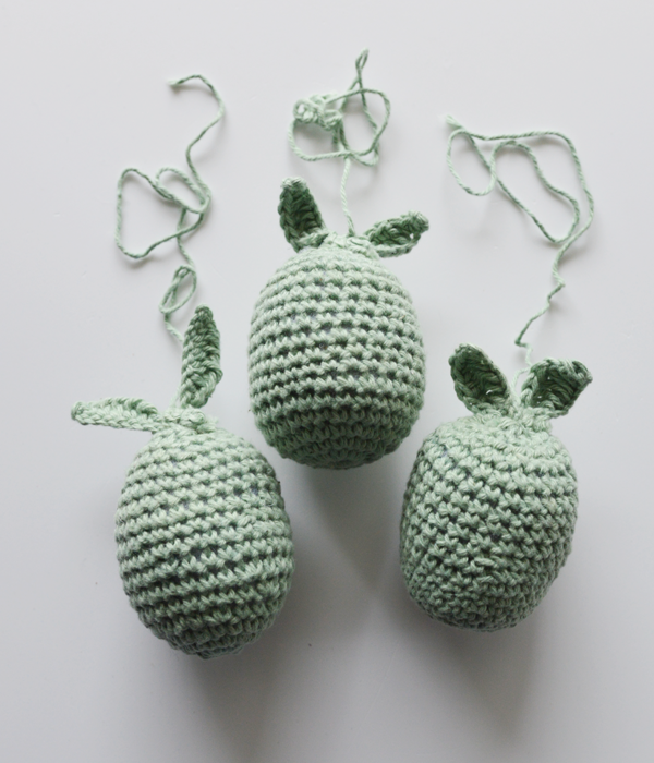 % Osterei-Hase  gehäkelt grün, Oster-Anhänger , ca. 7 cm , pro Stück    