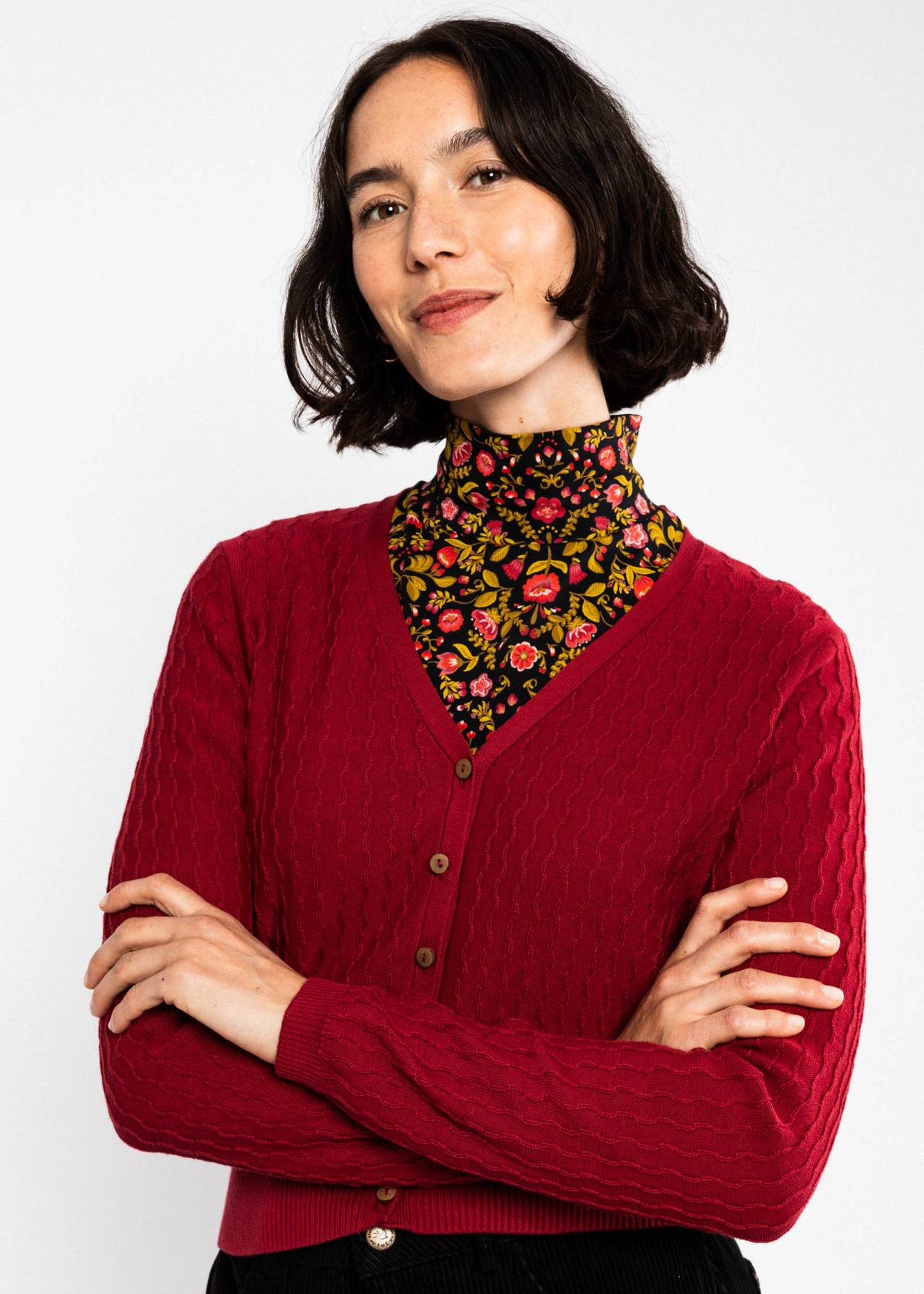 Blutsgeschwister Cardigan Save the World,  folklore red knit