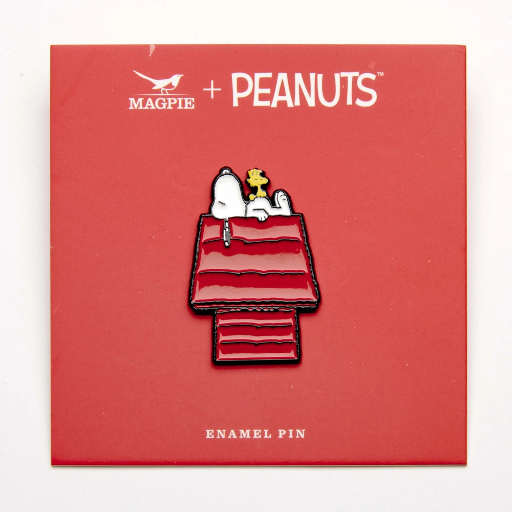 The Peanuts PIN Friends Forever SNOOPY  und Woodstock auf Haus