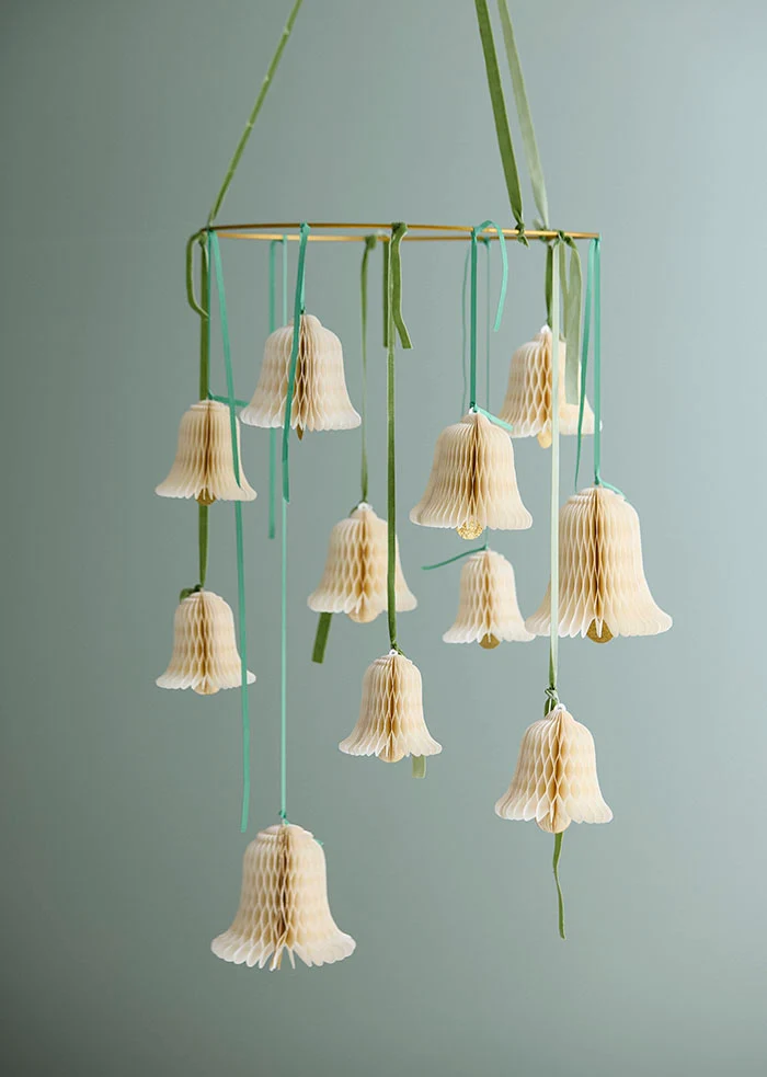 Bungalow Honeycomb Glocke ca. 18cm Creme von Bungalow, Papier, Honeycomb Bell 18cm Cream
