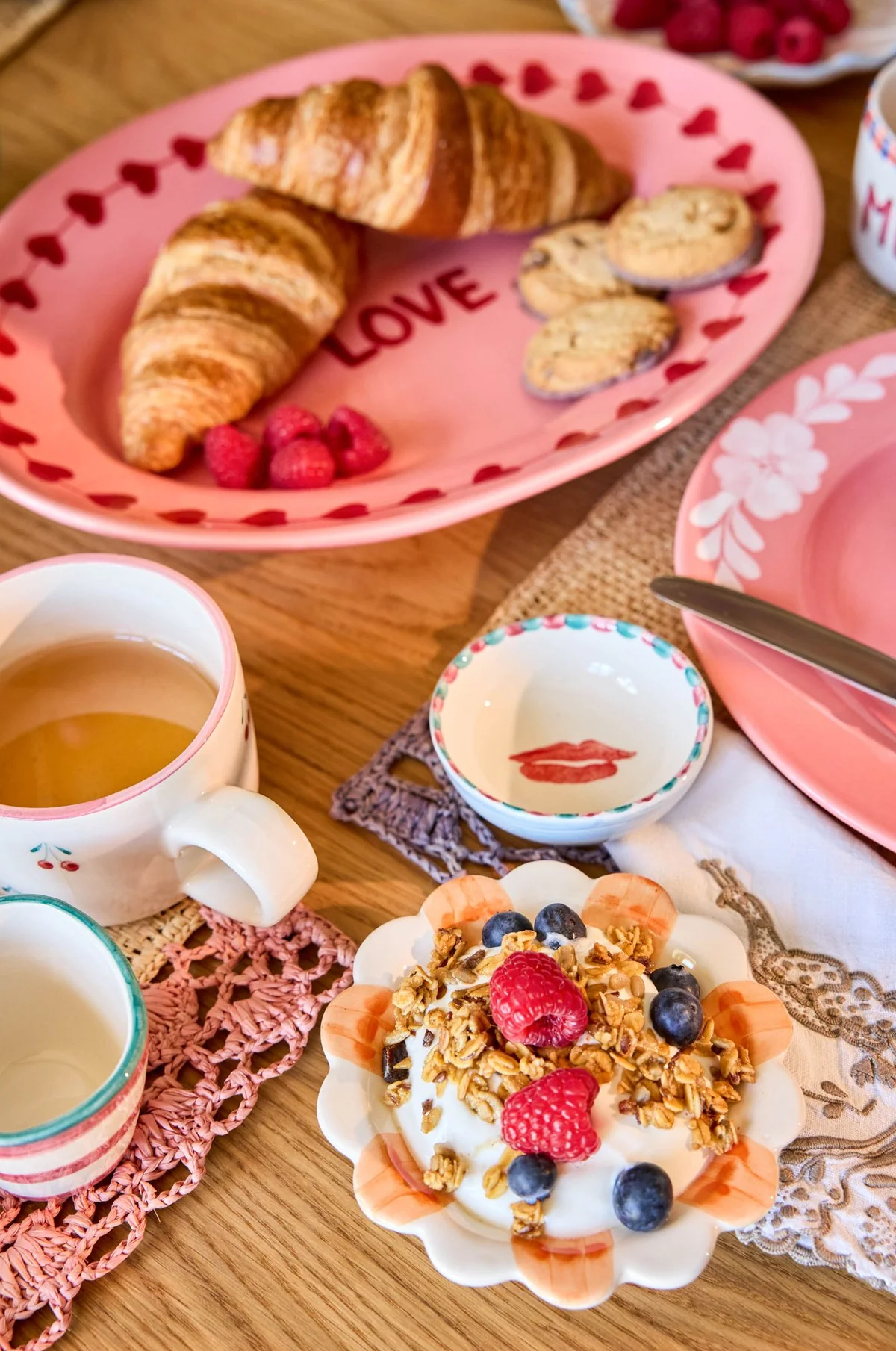 Rice Kleine Schale Stripes, Orange, Keramik,  Hand-painted Stripes, D. ca. 12,5 cm  