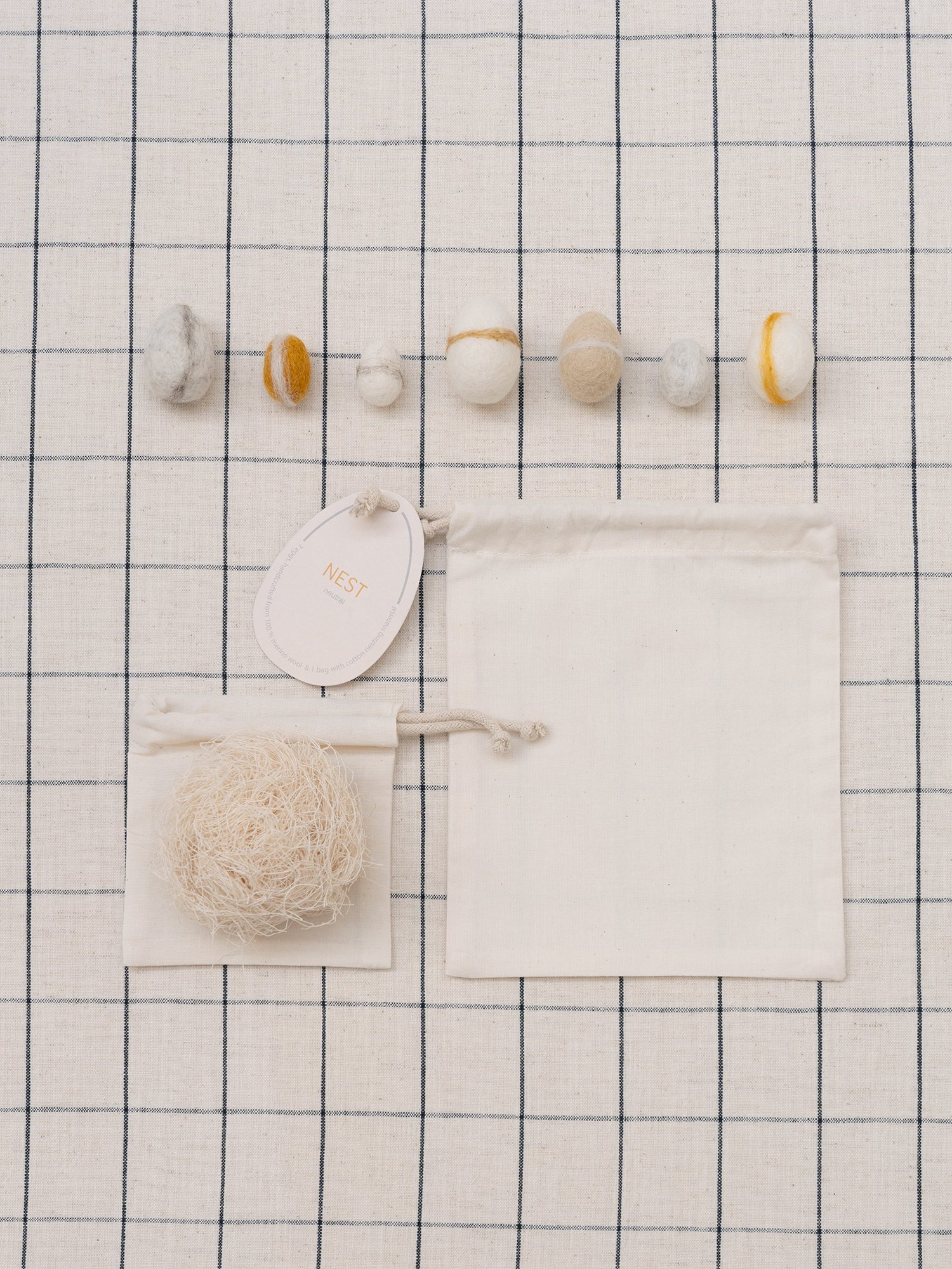 Jurianne Matter NEST wool eggs - neutral, Osternest Natur mit 7 Filzeiern im Set