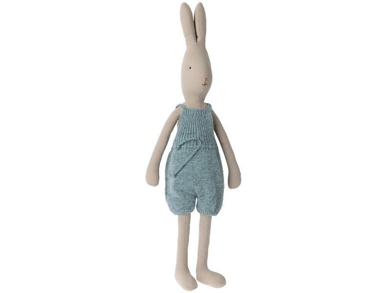 Maileg Hase im blauen gestrickten Overall, Größe 4