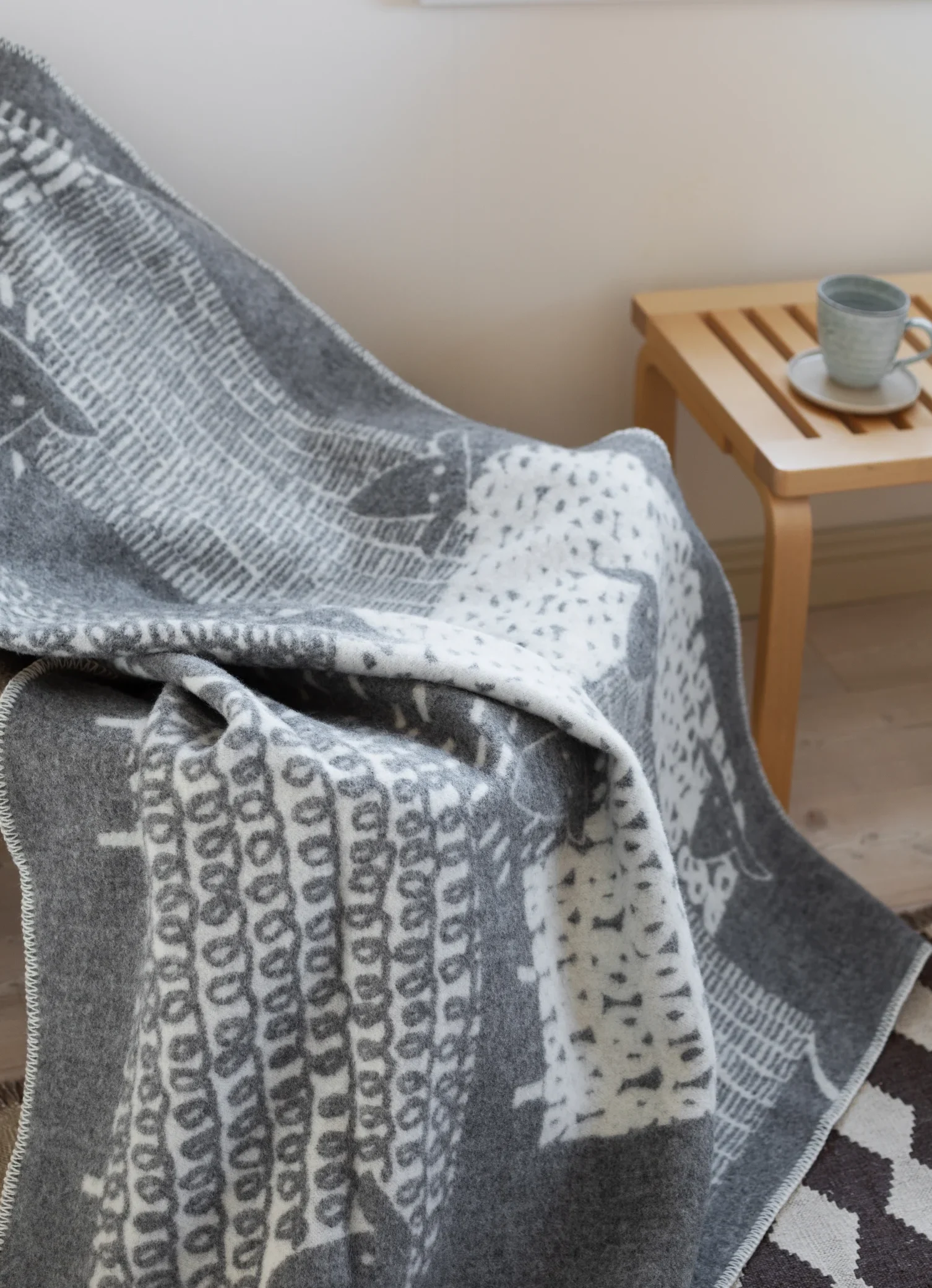 Lapuan Kankurit PÄKÄPÄÄT Wolldecke , /black-white, ca. 130 x 180 cm , Schafe