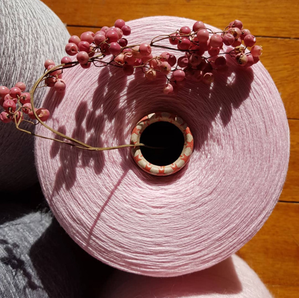 filAMORI Patentschal Uni Neongelb, Mohair/Seide, ca. 40 x 200 cm 