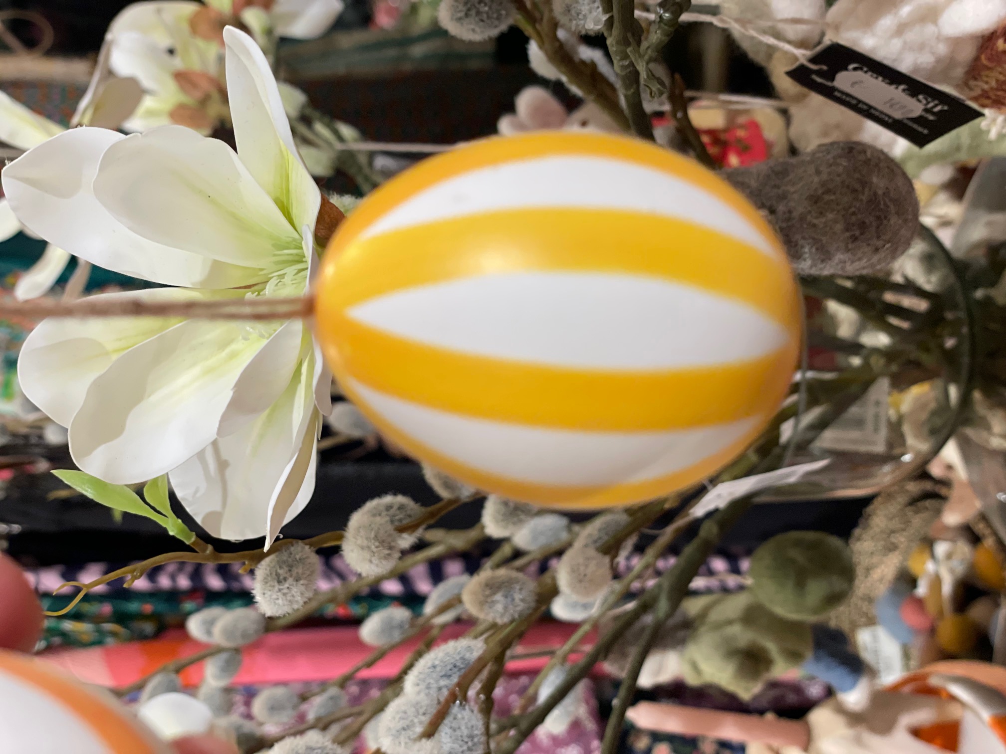 % Hühnerei "Streifen" dunkelgelb, ca. 6 cm, pro Stück  