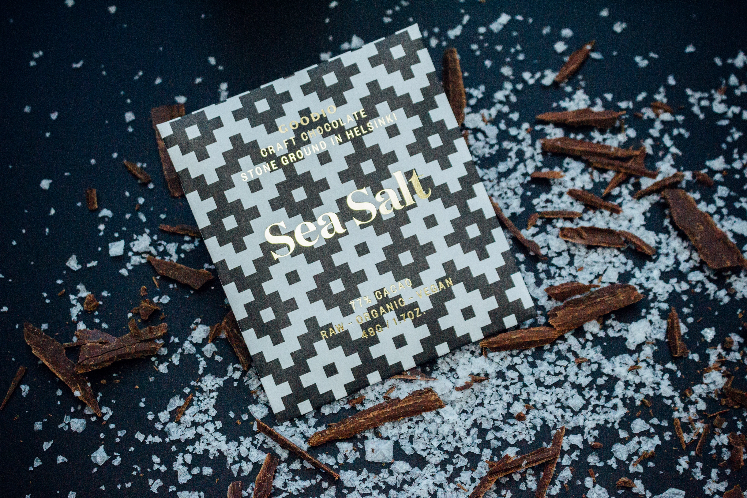 GOODIO Schokolade SEA SALT,  77% Meersalz-Schokolade (BIO) VEGAN aus Finnland, 48 g   