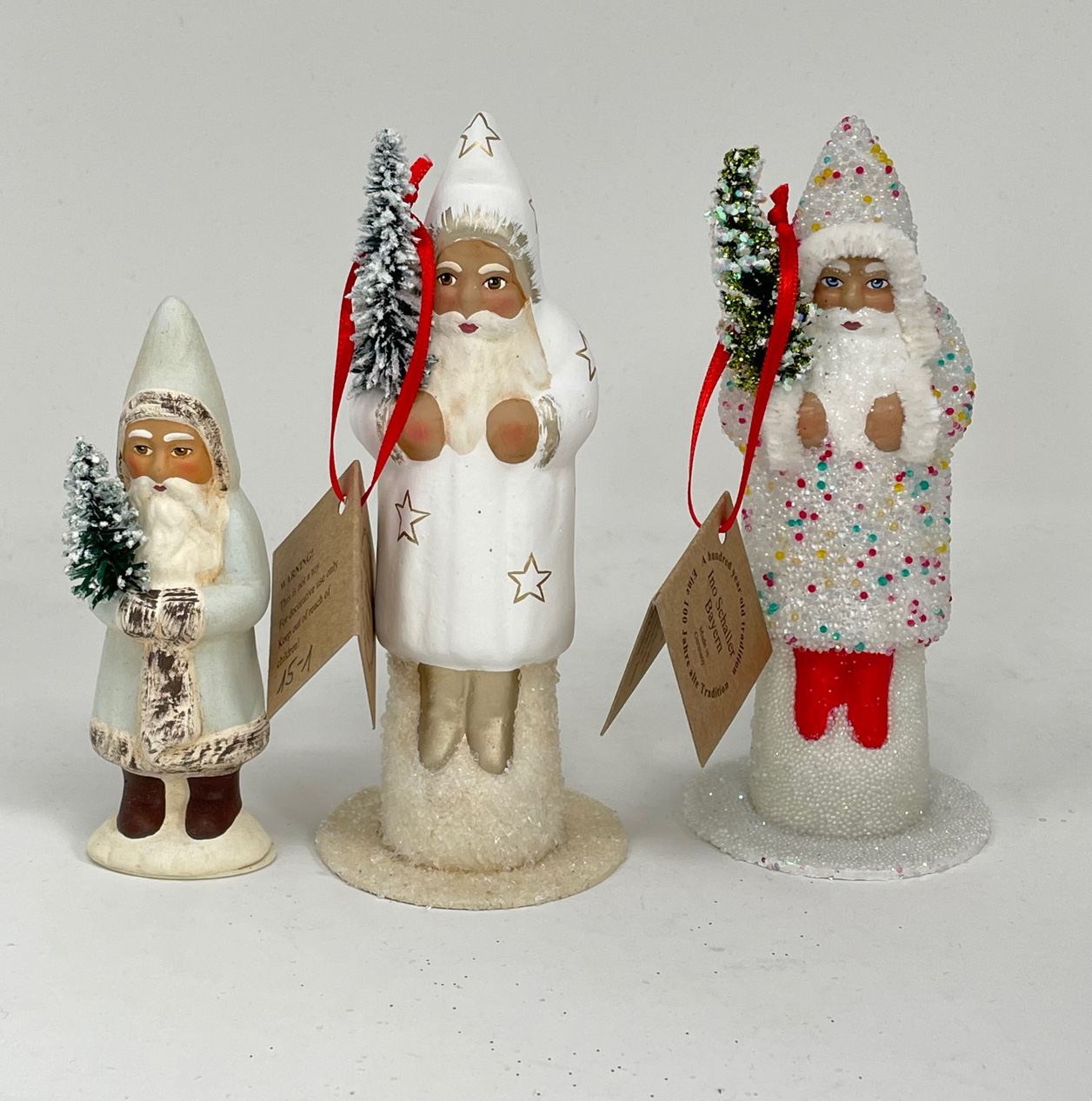 Ino Schaller Santa Nr. 44, Weiß, klein , matt, mit goldenen Sternen  Weihnachtsmann Nostalgie von Ino Schaller 