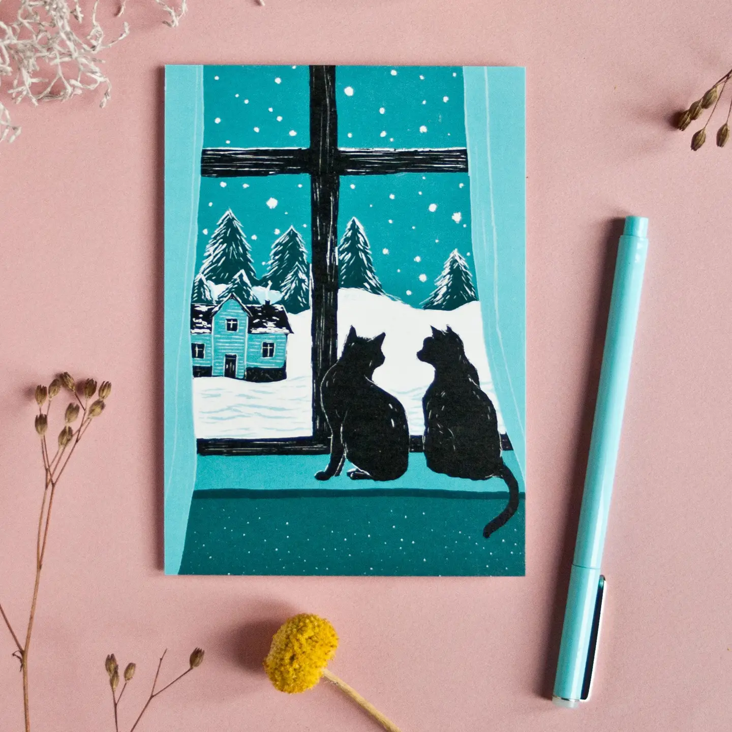 Postkarte  Zwei Katzen am Fenster, Winter von Katja Rub 