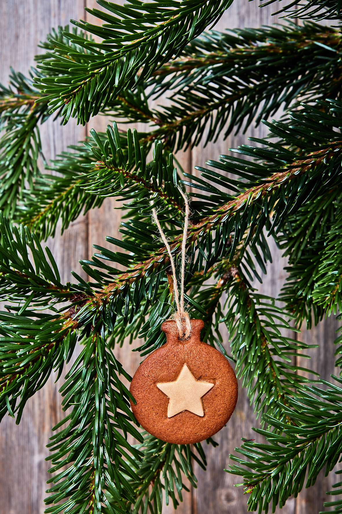Ausstecherle Christbaumkugel mit Stern , 6 cm, Edelstahl von Birkmann, mit Innenprägung, Prägeausstecher, Ausstechform  